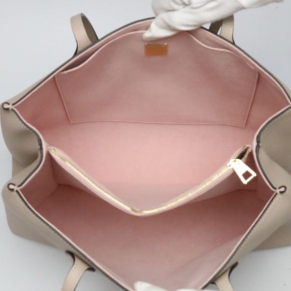 Louis Vuitton Lock Me Shopper Calf Leather Tote Bag Greige - Picture 9 of 11